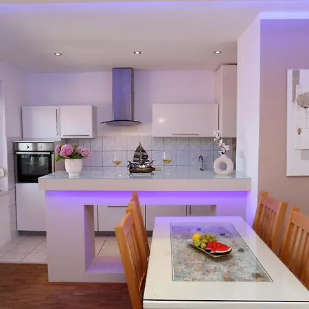 Apartment Vidosava - 100m From Sea Trogir