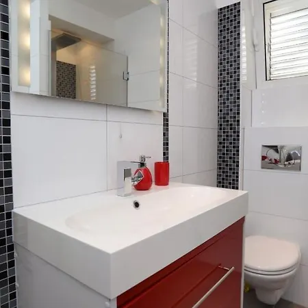 Vidosava - 100m From Sea Apartment Trogir